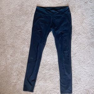 UnderArmour Fitted Leggings - Size M